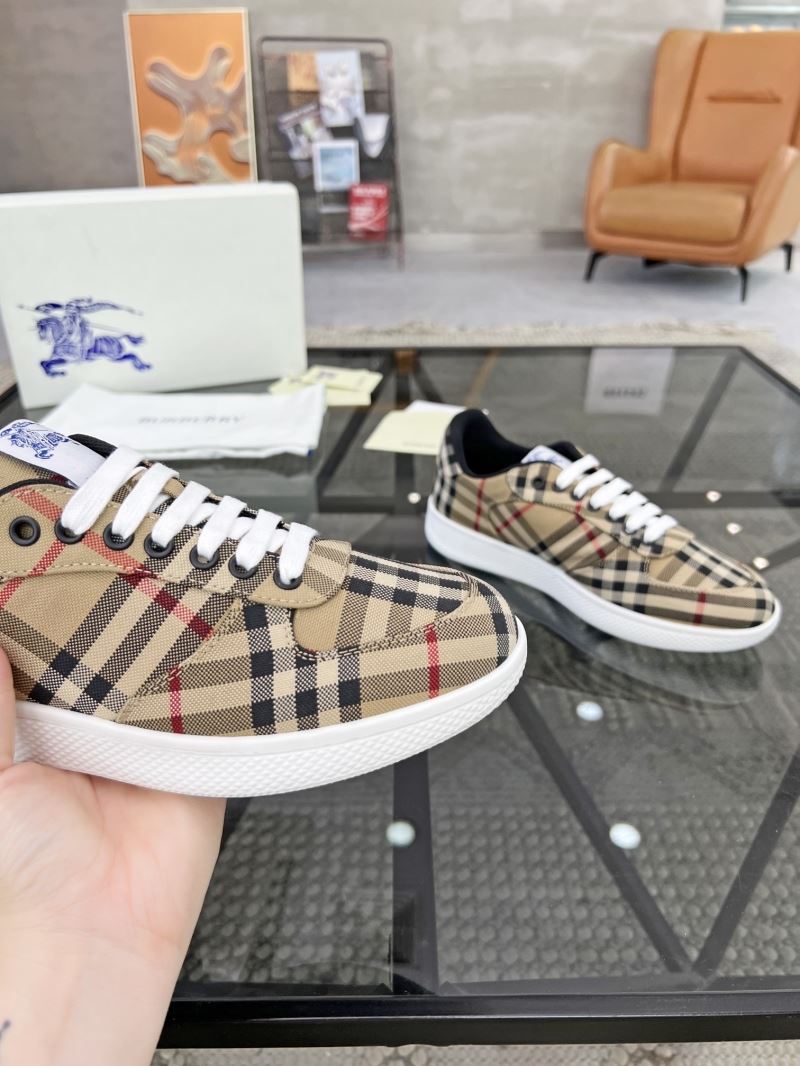 Burberry Low Shoes